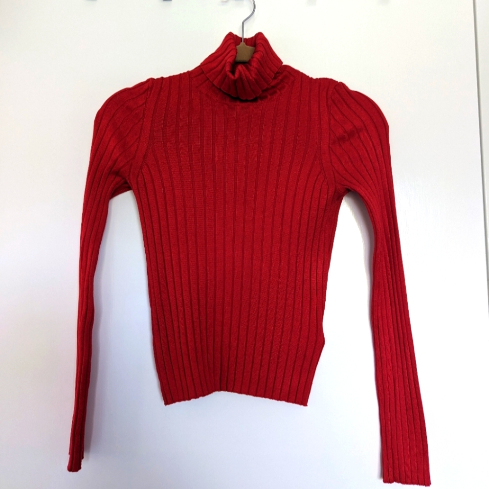 H&M Divided red turtleneck XS